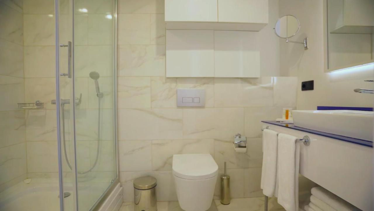 Orbi City Suite Sea View In Batumi Aparthotel Esterno foto