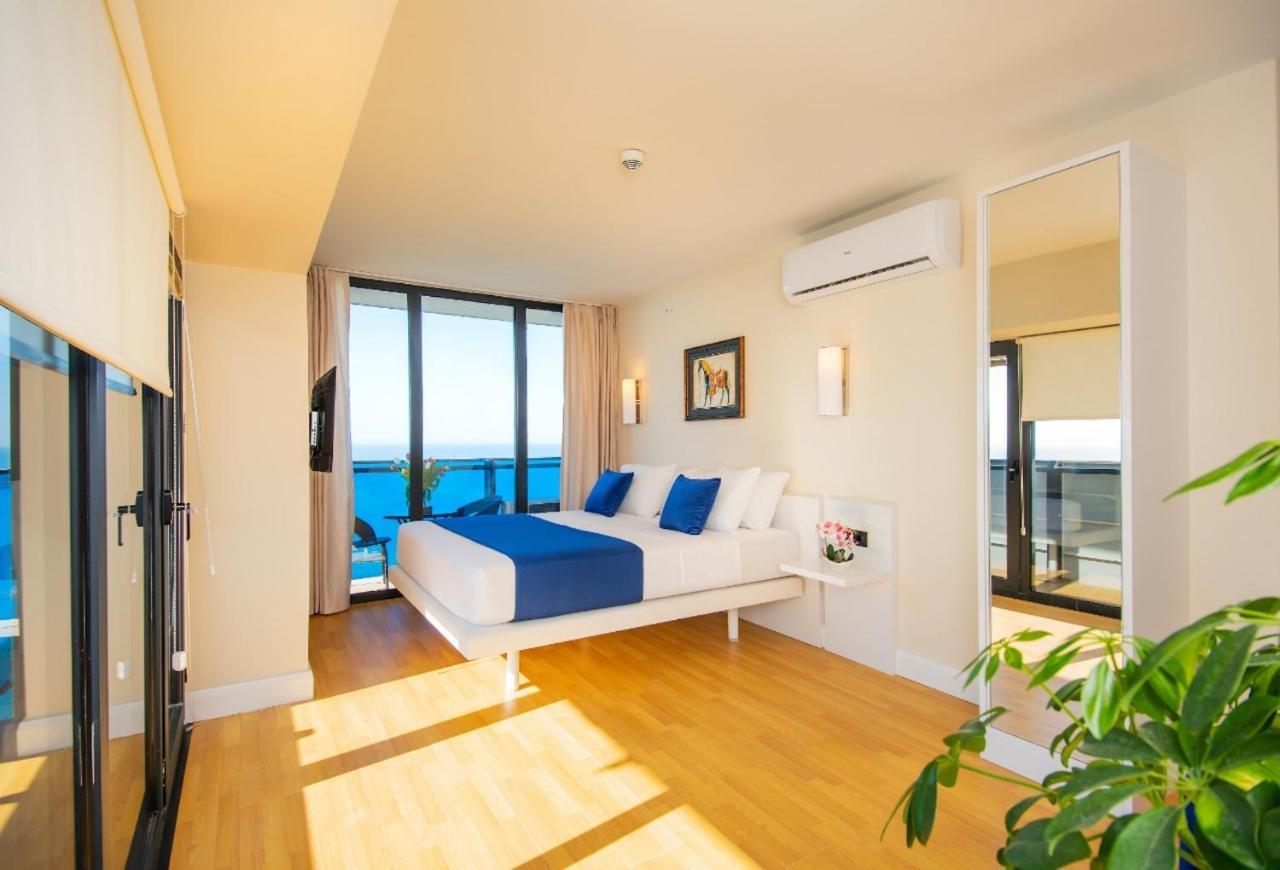 Orbi City Suite Sea View In Batumi Aparthotel Esterno foto