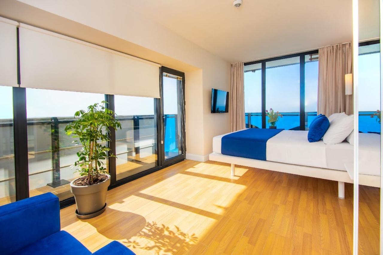 Orbi City Suite Sea View In Batumi Aparthotel Esterno foto