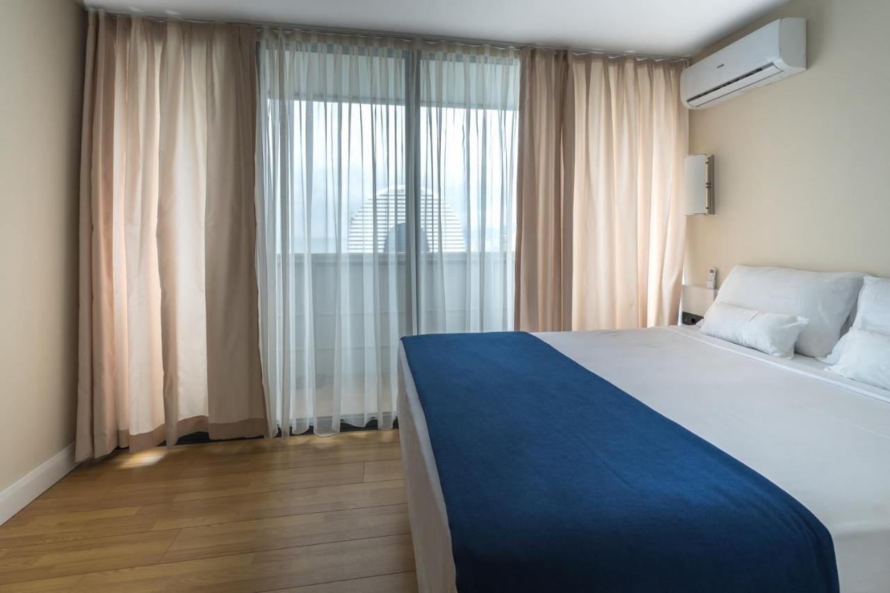 Orbi City Suite Sea View In Batumi Aparthotel Esterno foto