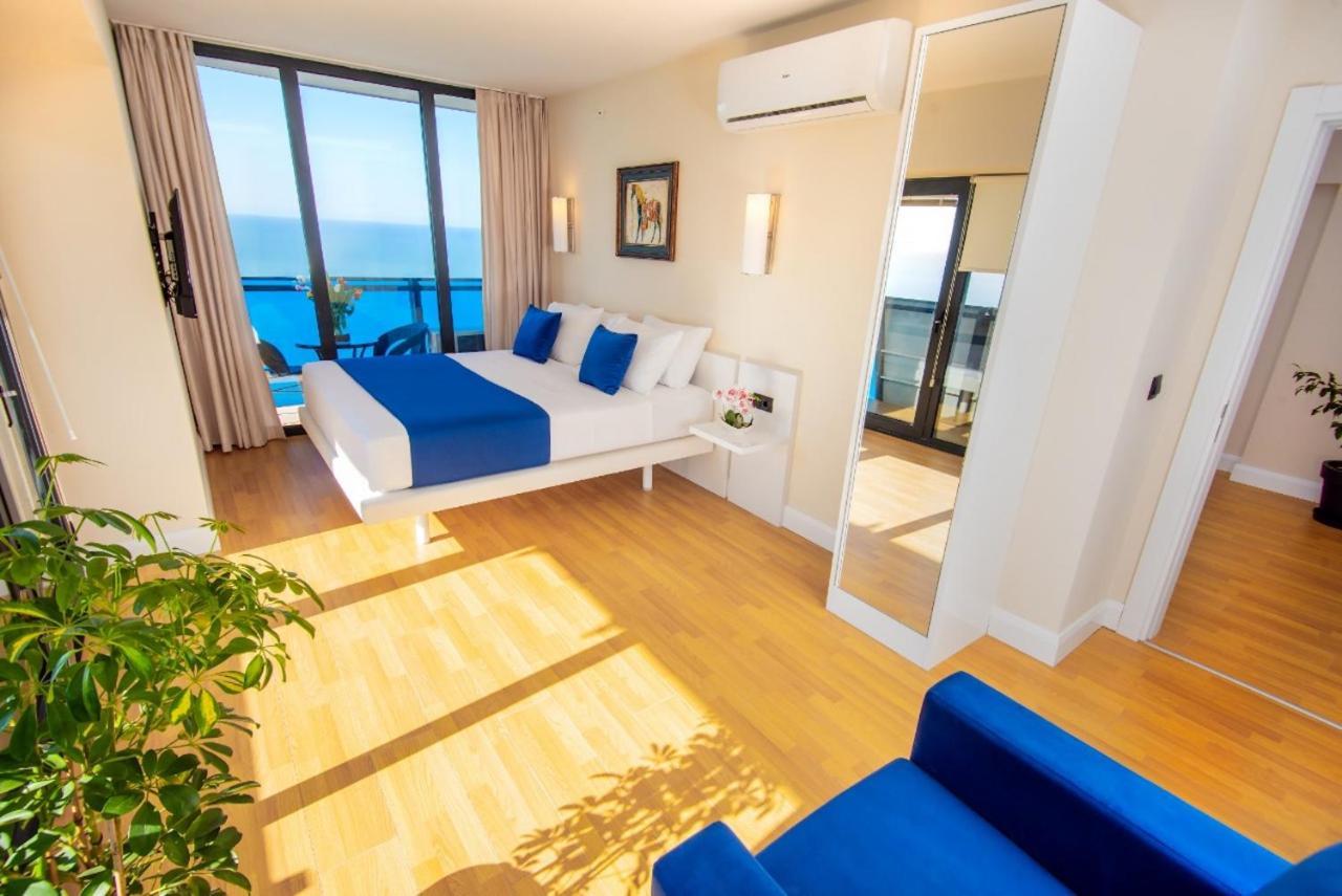 Orbi City Suite Sea View In Batumi Aparthotel Esterno foto