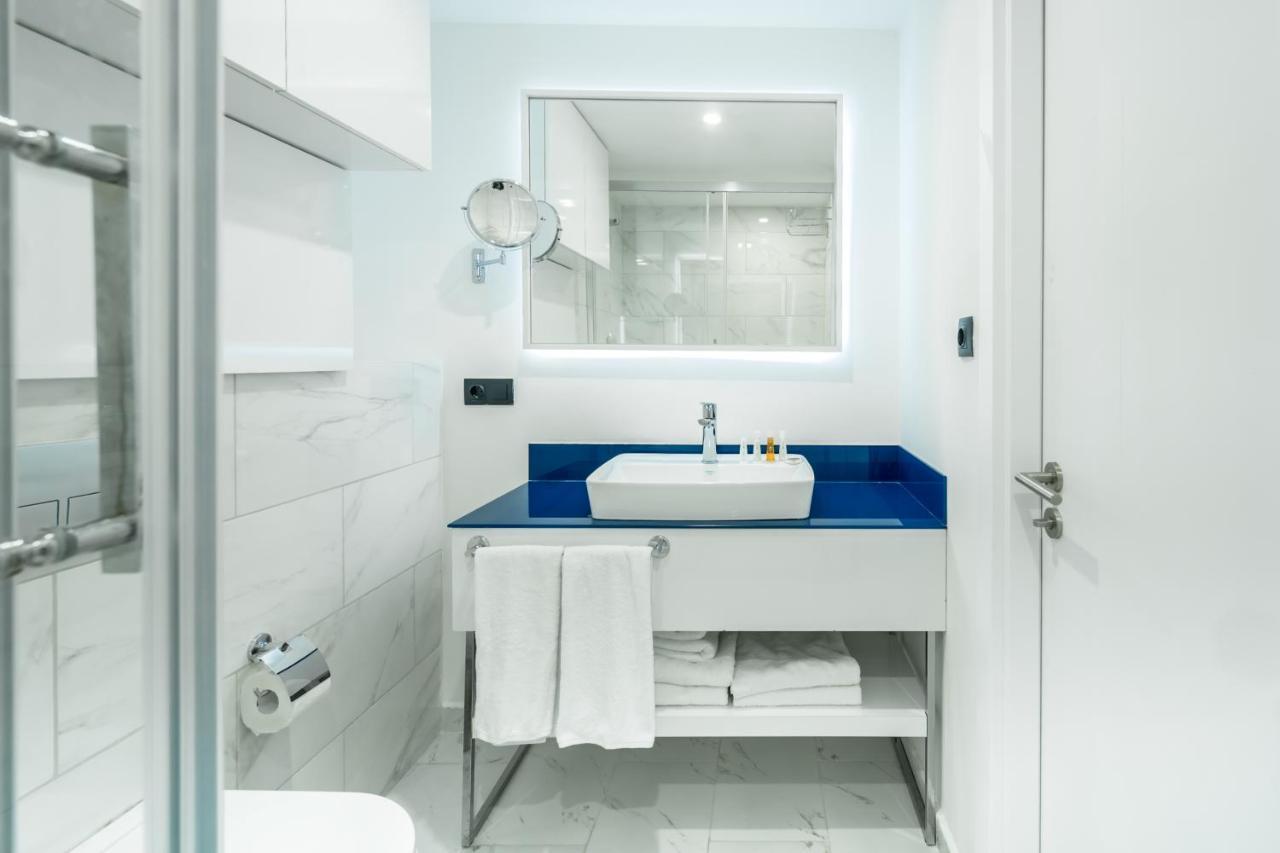 Orbi City Suite Sea View In Batumi Aparthotel Esterno foto